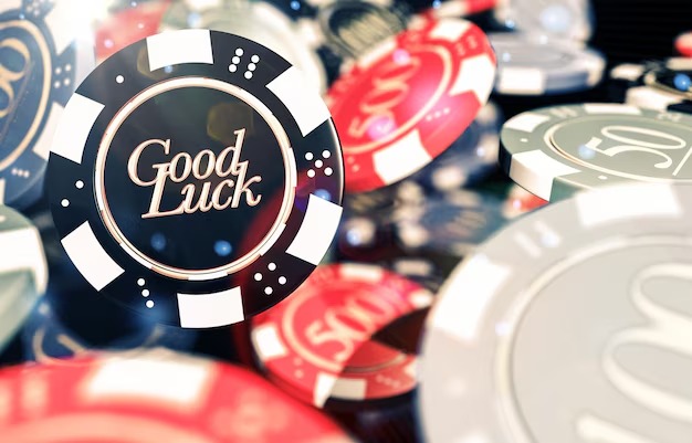 loke mobile app showing live-dealer blackjack table and payment options