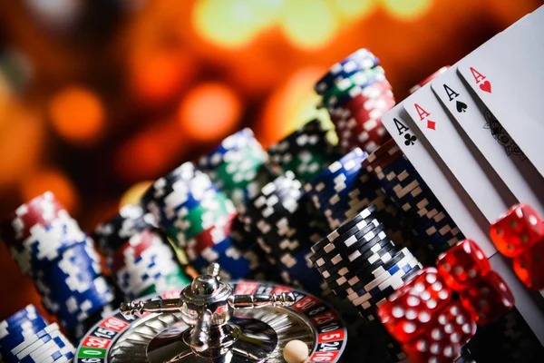 Live-dealer blackjack entry for multi-bet combination